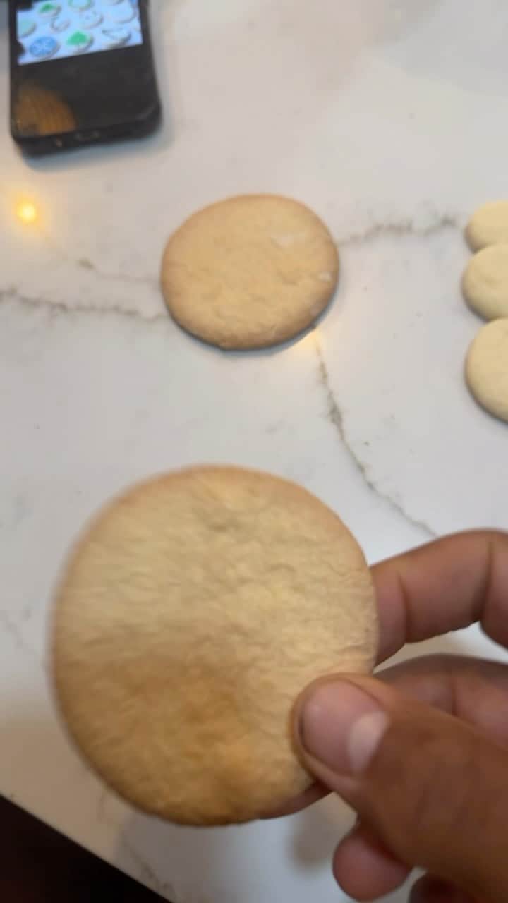 ラッシャッド・ジェニングスのインスタグラム：「Thanks Baby for the Sugar Coins! Next time let’s make cookies?」
