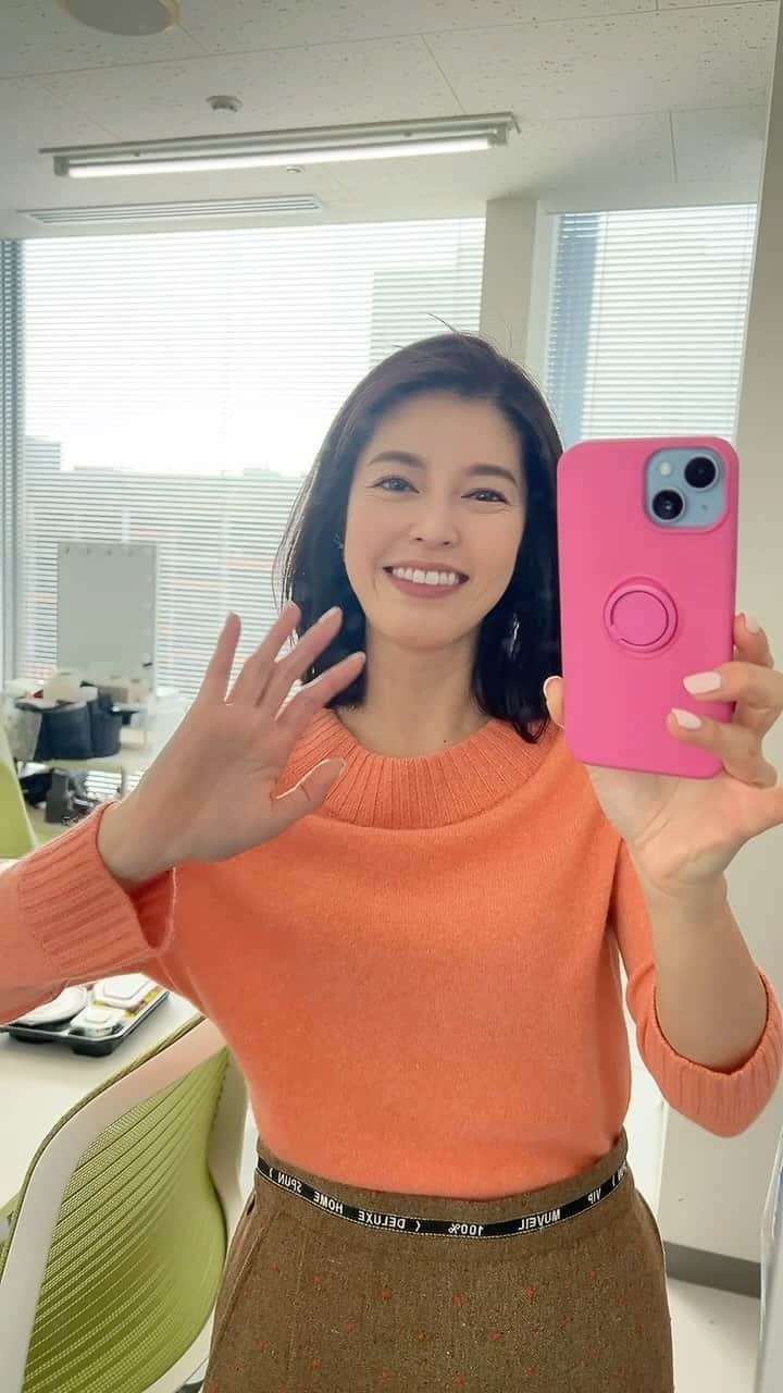 神田愛花のインスタグラム：「いよーーーーし✊🏻 新しい１週間がスタートです🎉 フジテレビ『ぽかぽか』、 今週もパワフルにお伝えしますよ‼️ お楽しみにー🩷  #NYC #ニューヨーク #Barbie #バービー #pink #ピンク #フジテレビ #ぽかぽか #楽屋のお弁当リポート #神田愛花」