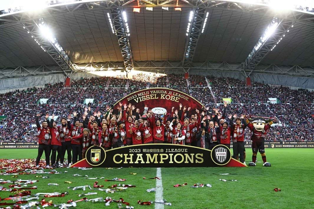 大崎玲央さんのインスタグラム写真 - (大崎玲央Instagram)「Champions🏆  #jleague #ヴィッセル神戸 #visselkobe」11月27日 11時47分 - leo.osaki