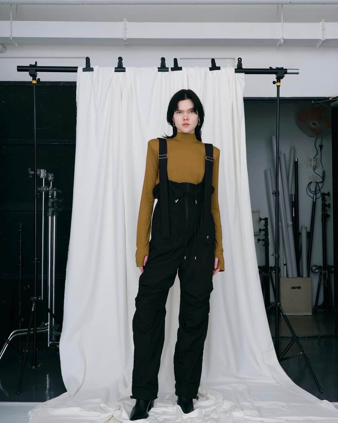 パメオ・ポーズのインスタグラム：「【2023 AW COLLECTION】 ✔︎SQUARE TOP ✔︎NYLON SHAKA WADERS #pameopose #2023aw」