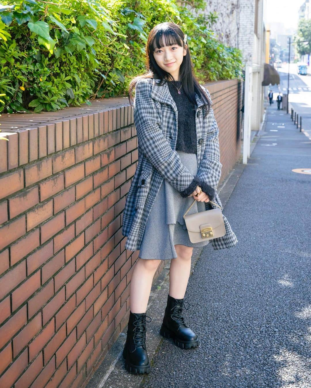 Popteenさんのインスタグラム写真 - (PopteenInstagram)「WEB版Popteen1月号『クリモのキャラ立ち冬私服バトル』特集のアザーカット📷  自分らしさ&トレンド感のある この冬イチ推しのコーデを披露💫  なったんはこの冬、クラシカルガーリーでいく🧸  Popteen Mediaのトップページにある投票機能で 一番おしゃれでマネしたいと思ったコーデに投票してね🗳️ 期間は11月30日23:59まで、1日1回投票ができるよ🤲🏻  #Popteen#クリモ総選挙#バトル#クリエイターモデル#なったん#横溝菜帆#私服#冬私服#キャラ立ち#ファッション#PopteenMedia#WEBマガジン#アザーカット」11月27日 12時00分 - popteen_official