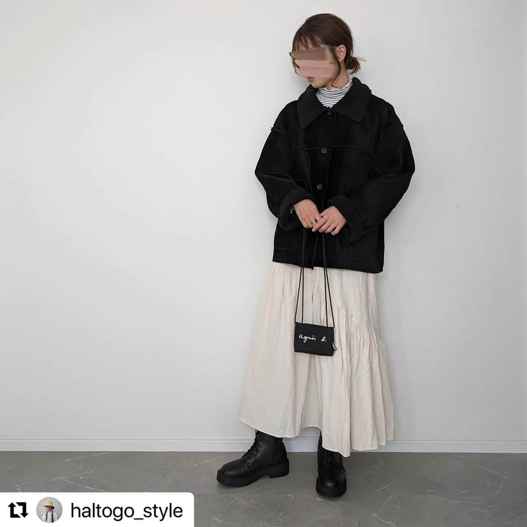 lbcmarketさんのインスタグラム写真 - (lbcmarketInstagram)「@haltogo_style さん❤️素敵ない投稿ありがとうございます🥰  #Repost @haltogo_style with @use.repost ・・・ ︱Nov. 27  2023  可愛いが好きな人はこのコート🧥 ブラックなのに女子感🫣 リバーシブルなので違う雰囲気も楽しめます。  @lbc_official_ ✔ ボアコーデュロイリバ襟付きジャケット ブラック/Mサイズ着用  ¥8,129税込→ ZOZOTOWN500円OFFクーポンday ¥7,629税込で購入できます🛒👛  ￣￣￣￣￣￣￣￣￣￣￣￣￣￣￣￣￣￣￣￣￣￣ #PR  #LBC  #アウターコーデ #コートコーデ #ジャケット #ジャケットコーデ #リバーシブル #コーデュロイ #ボアジャケット #秋冬コーデ #着回しコーデ #着回しコーディネート #大人カジュアルコーデ #大人可愛いコーデ」11月27日 12時02分 - lbc_official_