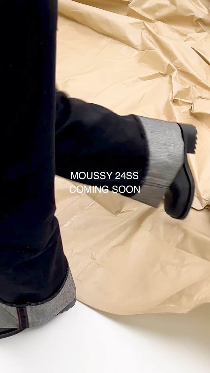 マウジーのインスタグラム：「Coming soon #MOUSSY #MOUSSYJEANS」