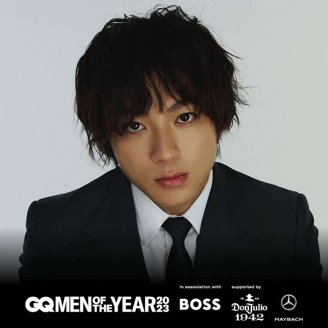 山田裕貴のインスタグラム：「山田裕貴が＜GQ MEN OF THE YEAR 2023＞ブレイクスルー・アクター賞を受賞！  詳しくは @gqjapan プロフィールのリンクから記事を✓  #GQJP_MOTY #GQMOTY #BeYourOwnBOSS #ドンフリオ1942 #mercedesmaybach #山田裕貴 #yukiyamada @00_yuki_y  PHOTOGRAPHS BY CHIKASHI SUZUKI STYLED BY AKIYOSHI MORITA HAIR STYLED & MAKE-UP BY JUNKO KOBAYASHI」