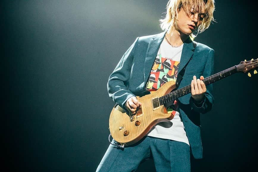 Toru さんのインスタグラム写真 - (Toru Instagram)「最高の二日間をありがとう上海😘 また戻ってくるよ！！📸 @ruihashimoto  #oneokrock #luxurydisease」11月27日 12時11分 - toru_10969