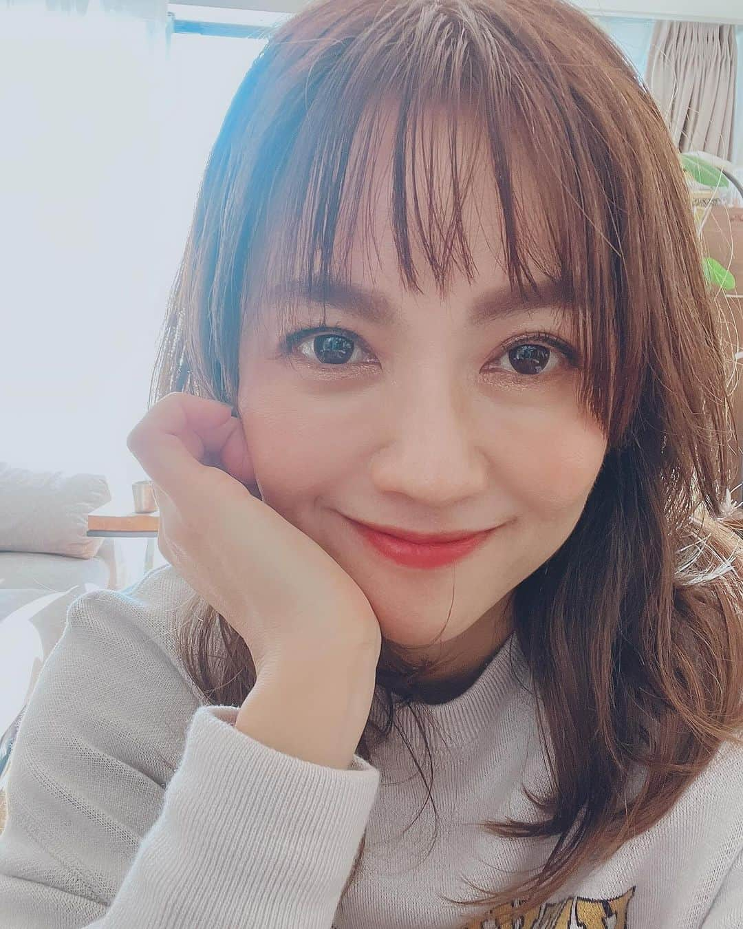 松澤由美のインスタグラム：「Oiiii💜✨  Estou indo para Osaka neste fim de semana. Estou indo para cantar. Hoje vou praticar canto.  Me voy a Osaka este fin de semana. Voy a cantar. Hoy practicaré canto.  I am going to Osaka this weekend. I am going to sing. Today I will practice singing.  今週末は大阪へ行きます。 スパロボオフ会で歌います。  大阪って何年ぶりなんだろおおお。 楽しみすぎます♡  お時間ございましたら、 お待ちしています♡  そして、ブラジル、マラニョンの『Matsuri』イベントのときに プレゼントしてもらった Yumiイラスト♡ 可愛いので、これで何か作りたいなぁ♡ ありがとうございます♡😊  #LosCaballerosdelZodiaco #saintseiya #CaballerosDelZodiaco #KnightsOfTheZodiac #CavaleirosDoZodiaco #LesChevaliersDuZodiaque #Cavalieridellozodiaco  #bandai #聖闘士星矢 #松澤由実 #松澤由美 #yumimatsuzawa #アニソン好きと繋がりたい #松澤由実のアニソンフラッグ #機動戦艦ナデシコ #ゲートキーパーズ #ジバクくん #snow #ラグナロクマスターズ」