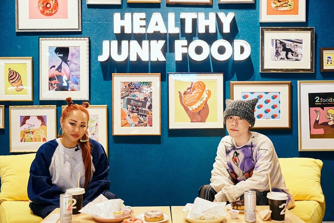 ルナのインスタグラム：「2foodsオリジナルインタビュー 今回のゲストは新曲Fuma no KTR × WAZGOGG - Devil's MarchリリースしたばかりのFuma no KTR @fuma_no_ktr  フリースタイルバトルへの挑み方や、「How Many Boogie」の制作秘話、世界的アニメ「ポケモン」のEDテーマ大抜擢の裏側などは勿論、さらにKTRの変わった食に関してのエピソードも必見🔥 本日より2foods CHANNEL各アカウントにて順次公開予定です‼️ @2foods_ch  #2foods #fumanoktr」