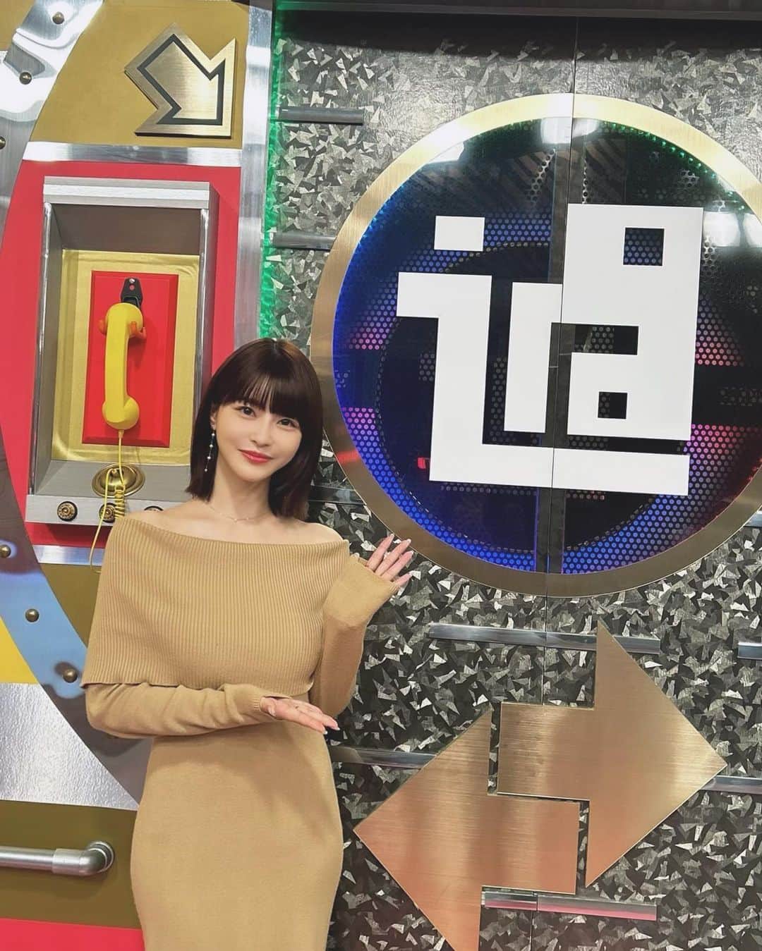 岸明日香のインスタグラム：「なるみさん岡村さんの『過ぎるTV』 ABCテレビにて、今夜23:10〜スタジオゲスト出演します🥰  関西人なので、おふたりにもお会いできてとっても嬉しかった..😚💕 皆様絶対観てね〜✨」
