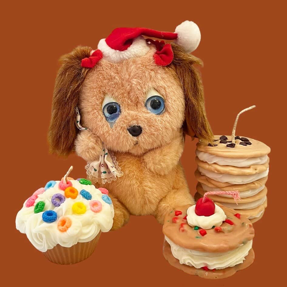 おもちゃやSPIRALのインスタグラム：「Boo Hoo Hoo  Christmas Puppyも入荷してます🐶🎅🏻  sheer candleも一緒にDisplayするとかわいいです🕯️🎄🤎」