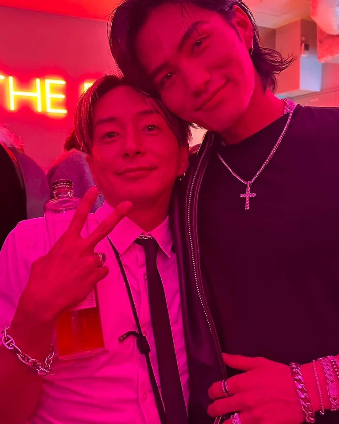 奈良裕也さんのインスタグラム写真 - (奈良裕也Instagram)「A turbulent week　 @acnestudios ”My Friend Magnus” Book Launch Party  @picky.the.shop_bar 2nd anniversary 💓 @ajumma_planet  vol.2🇰🇷 Thank you for visiting our store🌹🌹🌹🌹🌹  @xgofficial  XG 'NEW DNA' SHOWCASE in JAPAN」11月27日 13時56分 - yuyanara