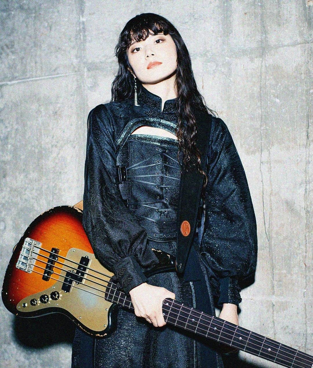 MISAのインスタグラム：「Newアーティスト写真でございます。  #bandmaid #新章開幕」