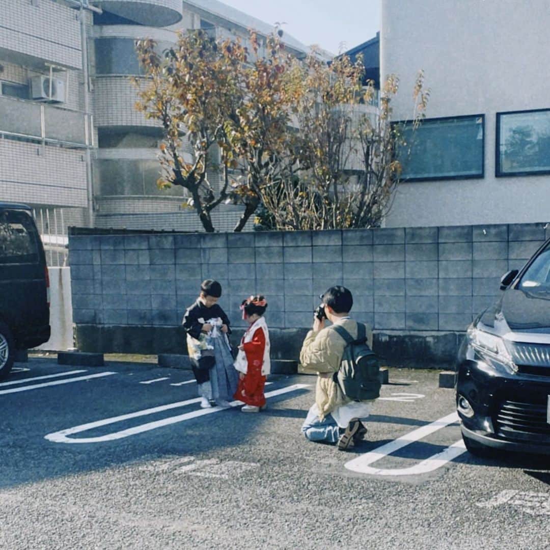 伊藤信子のインスタグラム：「SUNNY DAY✨Big THANKS🫶🏻 @kotori_kawashima @hirokoeda @etsukohojo 👘☀️」