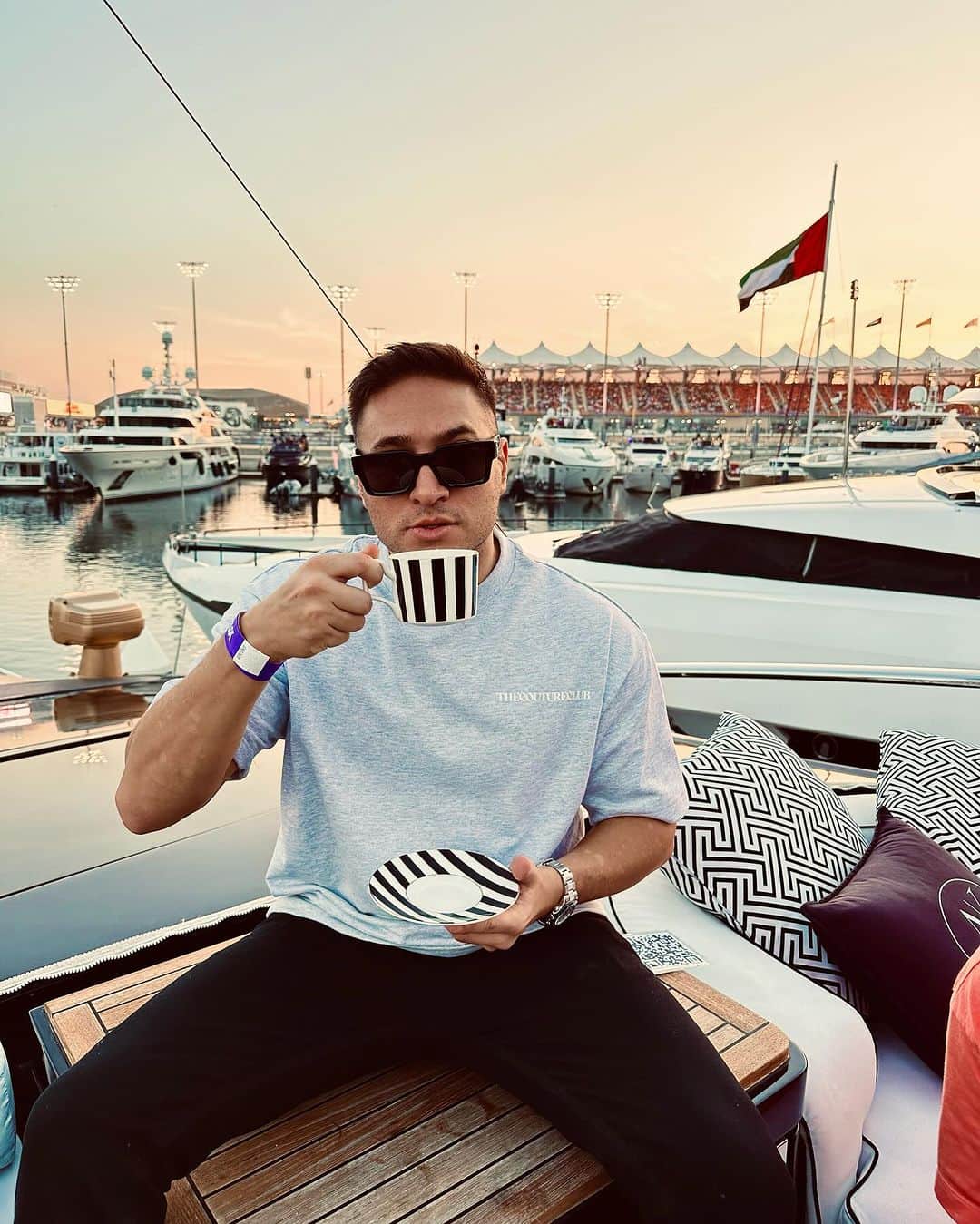 ジョナス・ブルーのインスタグラム：「F1 🏎️🏁💙」