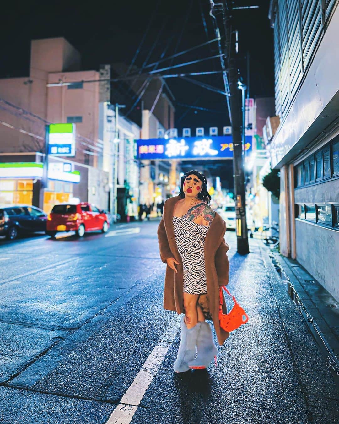 ぽよまるのインスタグラム：「🌃🫦❣️」