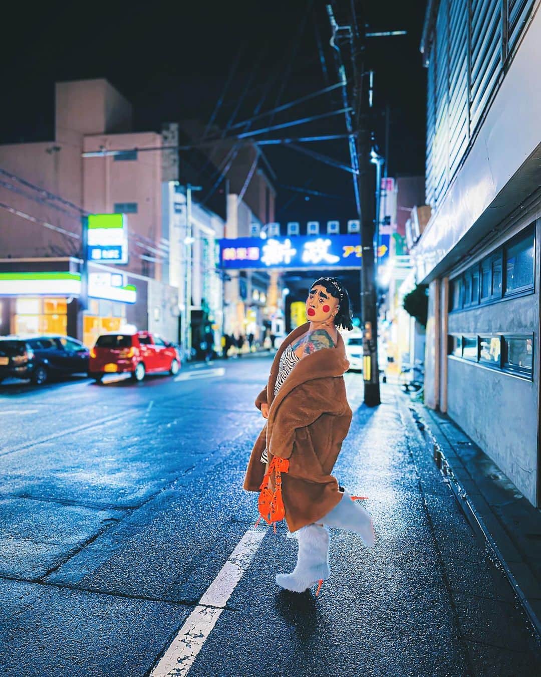 ぽよまるさんのインスタグラム写真 - (ぽよまるInstagram)「🌃🫦❣️」11月28日 1時19分 - poyomaru_kim_kaiei