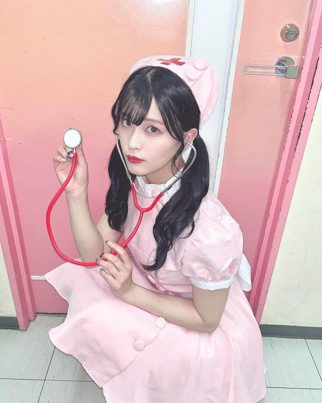 田北香世子のインスタグラム：「桃色ナースさん🩷💉🏥  #ナース #ナースコスプレ #アイドル #コスプレ」