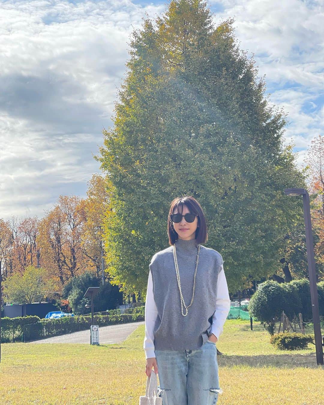 木本泉さんのインスタグラム写真 - (木本泉Instagram)「- 公園も🍂が綺麗。  急に寒くなったな〜と思っていたけど、日中はアウターいらず。  もうあっという間に１２月か、、、、。 早すぎる。」11月28日 0時00分 - izumikimoto