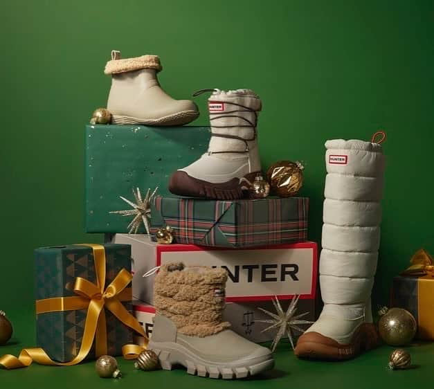 ハンターブーツさんのインスタグラム写真 - (ハンターブーツInstagram)「Finish up your holiday shopping with the Hunter #CyberMonday sale. Enjoy savings on a range of styles – from bestsellers, to iconic rain boots and cold weather must-haves. #HunterBoots」11月28日 0時03分 - hunterboots