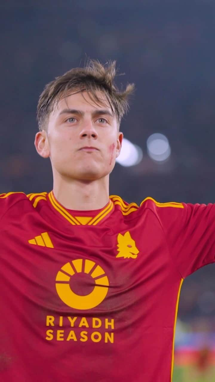 のインスタグラム：「𝑷𝒂𝒖𝒍𝒐 𝑫𝒚𝒃𝒂𝒍𝒂 ✨  #ASRoma #RomaUdinese」