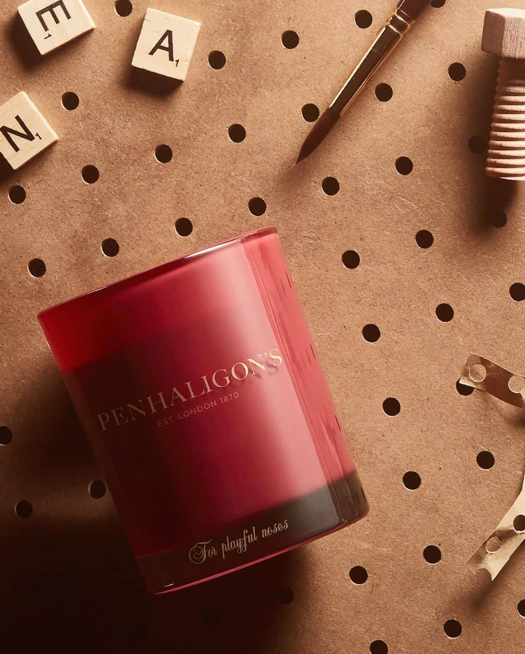 ペンハリガンさんのインスタグラム写真 - (ペンハリガンInstagram)「Why, a Penhaligon’s candle shall surely light up the life of a loved one this Christmas - or simply, a gift for one’s own abode.」11月28日 0時20分 - penhaligons