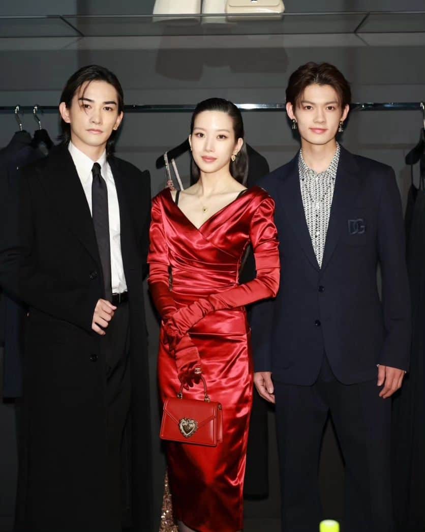 町田啓太さんのインスタグラム写真 - (町田啓太Instagram)「Dolce & Gabbana HOLIDAY EVENT 2023  優雅で魅惑的なアイテムと空間、 4mのクリスマスツリーにも魅了されました。  そして、はやととばったり。 熱い夏の感覚も思い出して楽しい時間でした。  @dolcegabbana #DolceGabbana #DGHolidays #ドルチェガッバーナ #DGホリデー #PR」11月28日 0時12分 - keita_machida_official