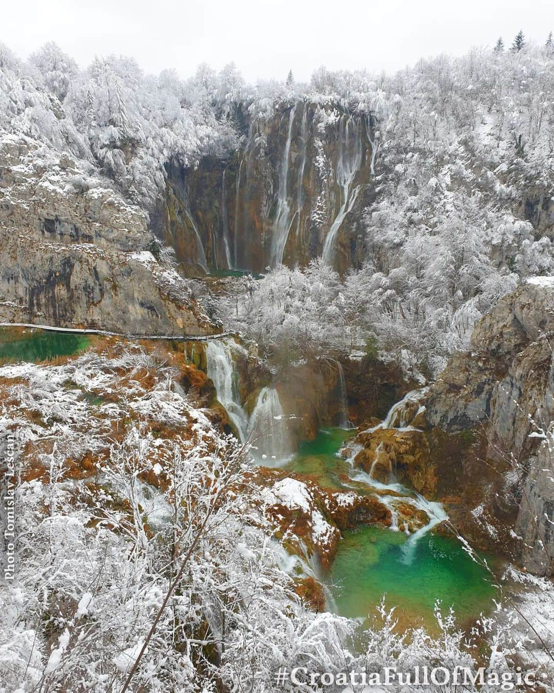 マリン・チリッチのインスタグラム：「From award-winning Christmas Markets to splendid seaside celebrations, Croatia is full of thousands of magical moments for you to enjoy this holiday season.❄️ ⛄🎄⠀ ⠀ #CroatiaFullOfMagic #winterwonderland @croatiafulloflife」