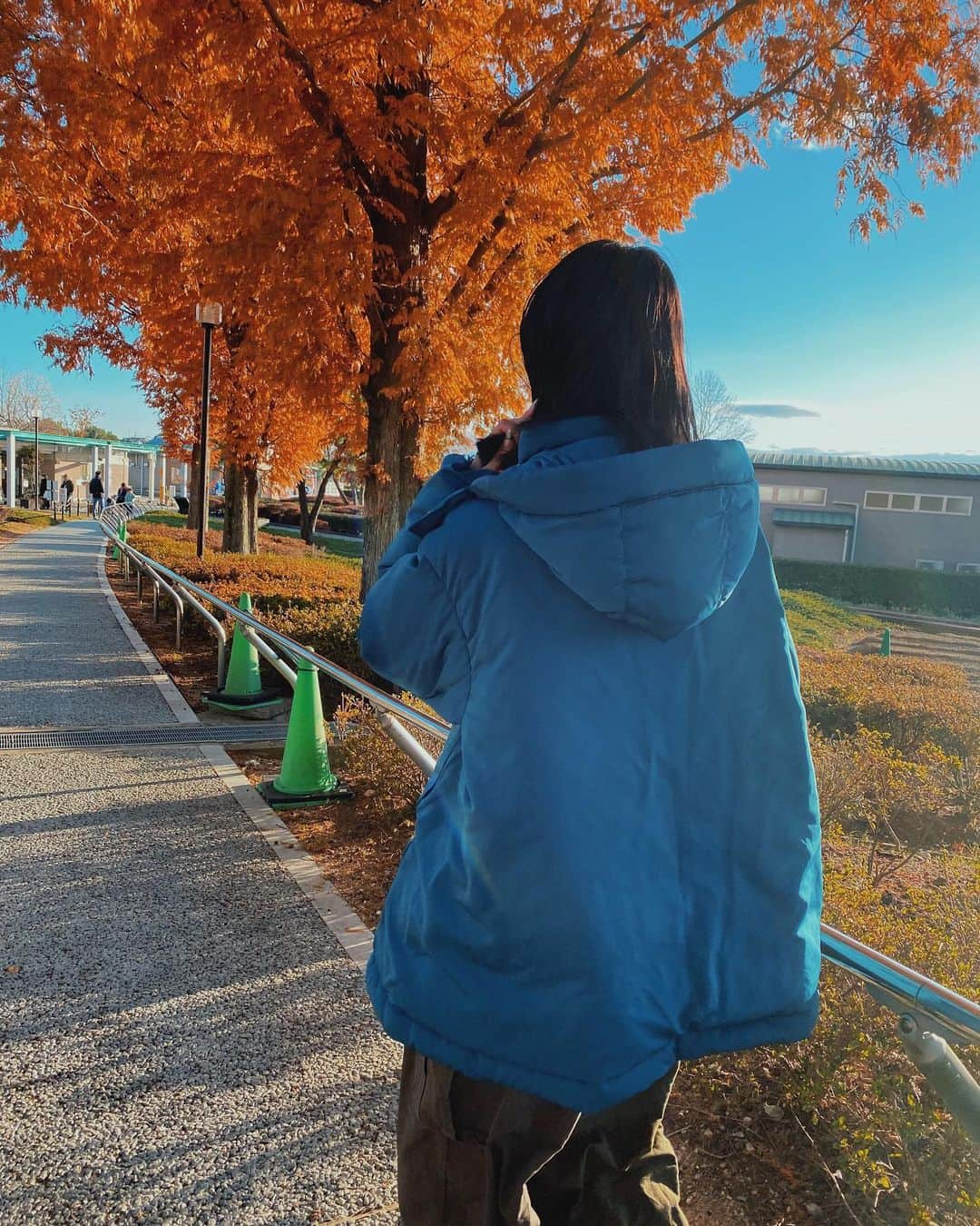 藤木祐凪さんのインスタグラム写真 - (藤木祐凪Instagram)「珍しくカラーアウターを✌️ シルエット可愛くて暖かくて このカラー意外と合わせやすくて💓  新宿伊勢丹のUN3D.店舗と直ぐ側の"集いの場"というスペースで アウターや24ssがいち早く見れるらしいよ💞  11/28までイベントが開催 されているみたいです✨ お近くの方はぜひ✨  #UN3D #PR @un3d_official @un3d_store」11月28日 0時14分 - yunafujiki