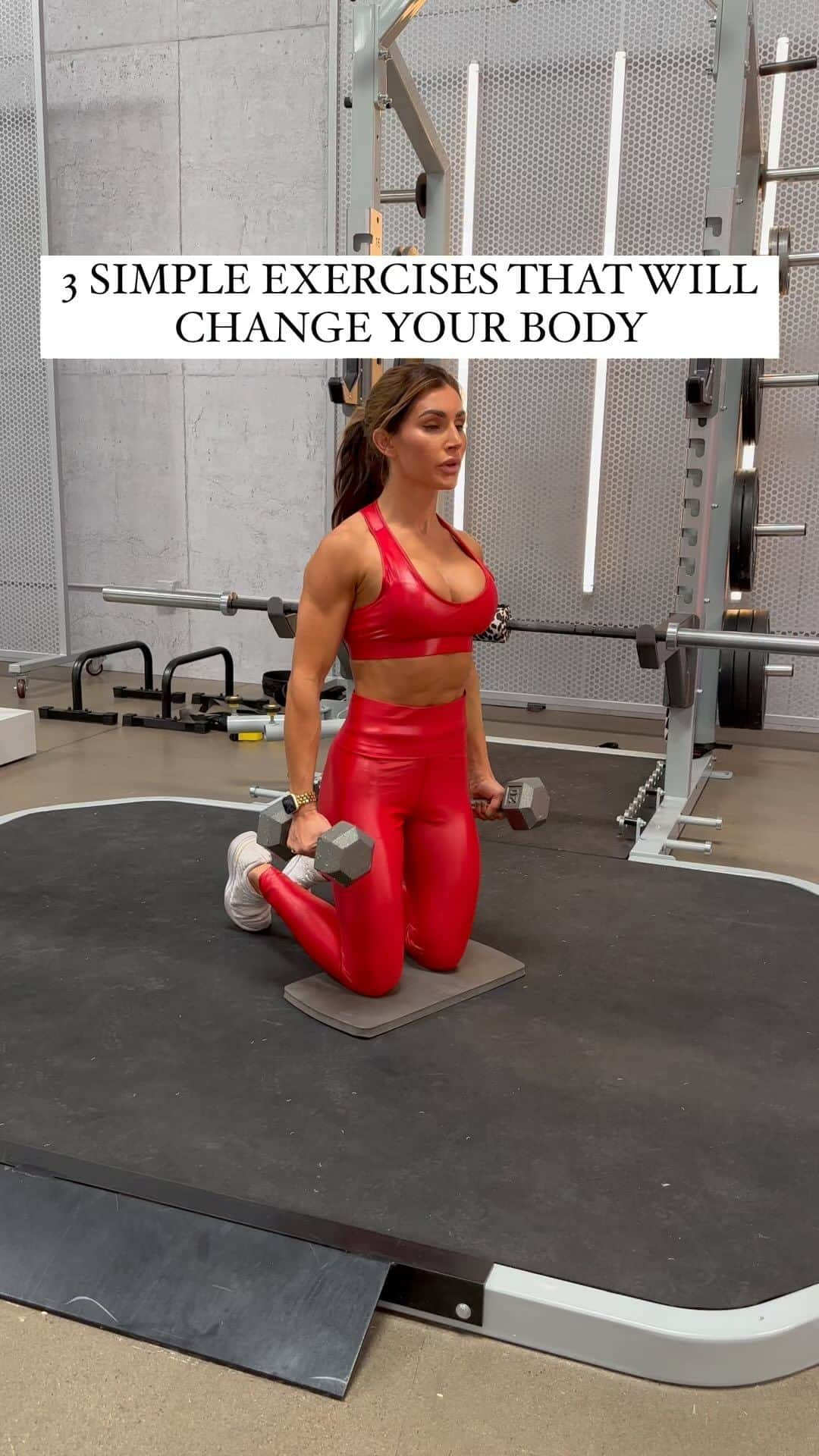 Alexia Clarkのインスタグラム：「These 3 simple exercises will change your body, improve your core and make you so strong.  Here’s the thing, everyone thinks you have to push around heavy heavy weight to be strong, really strength comes from CONTROL, FORM, BALANCE, COORDINATION.   1. 8 reps each side  2. 10 reps each side  3. 8 reps each side  4 rounds   www.Alexia-clark.com   #workout #strongaf #personaltrainer」