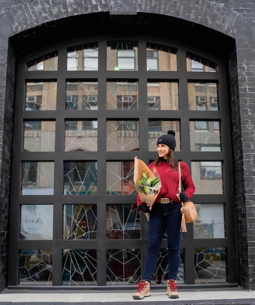 リサ・アンさんのインスタグラム写真 - (リサ・アンInstagram)「Happiness is knowing I am home long enough to enjoy fresh flowers fragrantly sharing my space 💐  #happiness #freshflowers #homesweethome #fragrance #thereallisaann」11月28日 5時30分 - thereallisaann