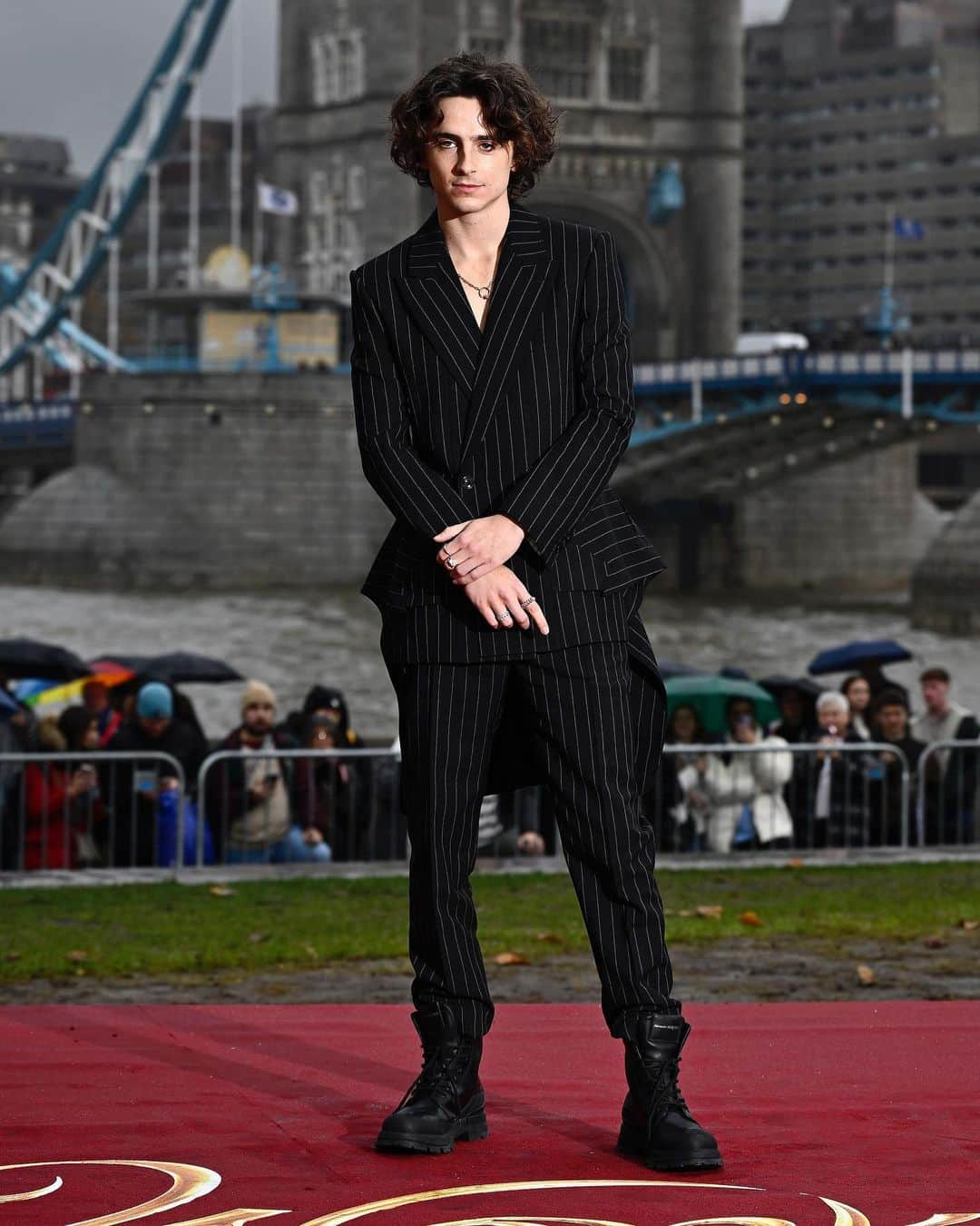 Just Jaredさんのインスタグラム写真 - (Just JaredInstagram)「Timothee Chalamet poses for photos with Olivia Colman and Hugh Grant during the “Wonka” photo call in London. Also in attendance at the event were co-stars Calah Lane, Rowan Atkinson, Keegan-Michael Key, and Sally Hawkins. See more photos at JustJared.com! #TimotheeChalamet #OliviaColman #HughGrant #CalahLane #RowanAtkinson #KeeganMichaelKey #SallyHawkins Photos: Getty」11月28日 1時09分 - justjared