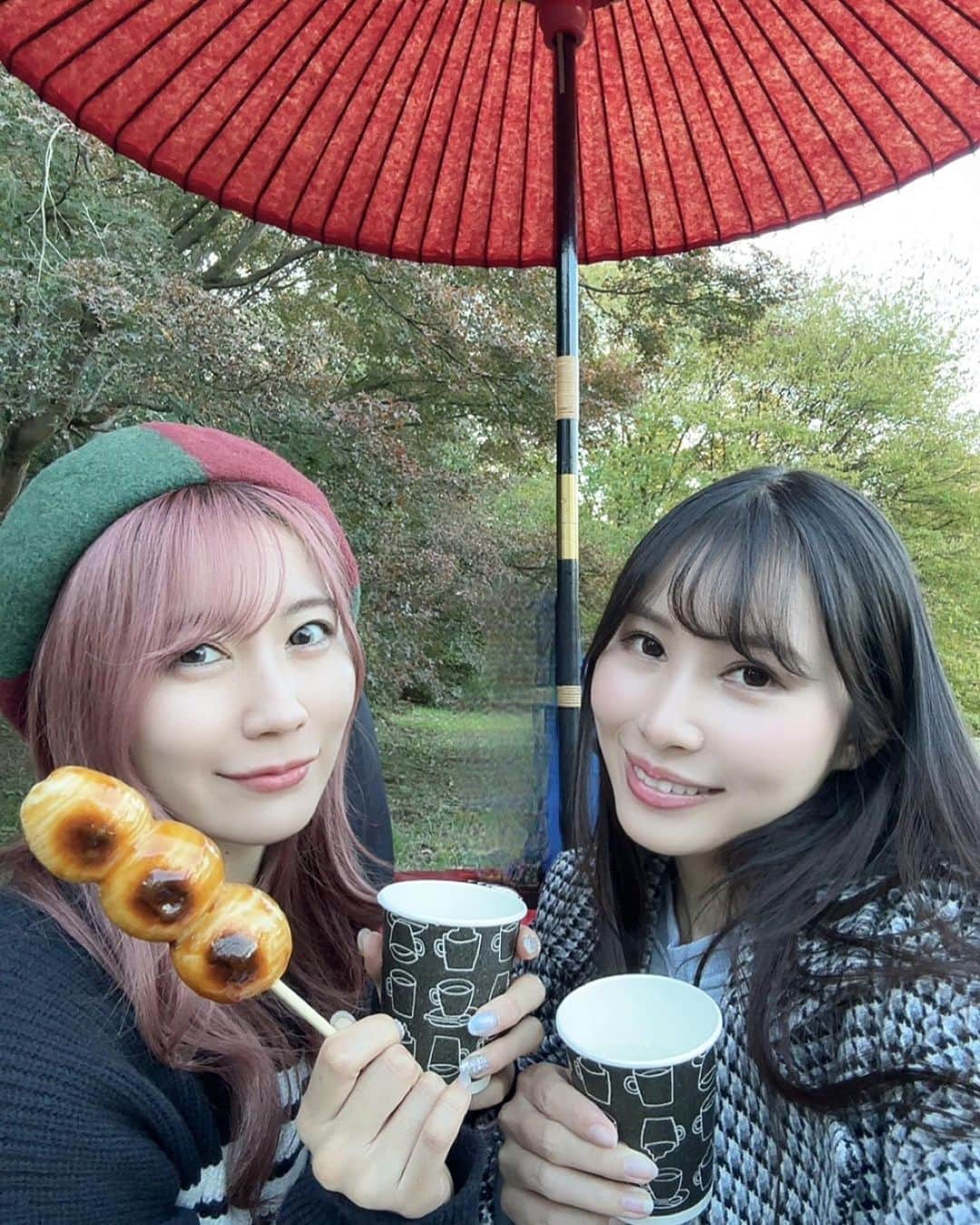 柊木里音さんのインスタグラム写真 - (柊木里音Instagram)「@michiru_burlesque_yavay  みちるさんとイルミネーション観に行ったよ🫶🏻✨  紅葉を肌で感じながらお散歩して、 いっぱい写真も撮って楽しかった🍂✨  #昭和記念公園 #イルミネーション」11月27日 16時34分 - hiiragi_rion