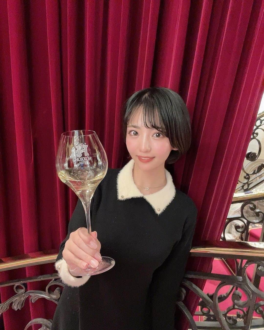 佐々木萌香さんのインスタグラム写真 - (佐々木萌香Instagram)「.  🥂𝘏𝘖𝘟𝘟𝘖𝘏 𝘊𝘩𝘢𝘮𝘱𝘢𝘨𝘯𝘦 𝘚𝘦𝘤𝘳𝘦𝘵 𝘗𝘢𝘳𝘵𝘺♡  ご招待ありがとうございました🐈‍⬛  HOXXOH Champagne飲みやすくて美味しかったです🥂  皆様もクリスマスやイベントにぜひ🥂  .  ＃オックス #HOXXOH #シャンバン＃シャンバーニュ#PR」11月27日 17時00分 - moeka_sasaki