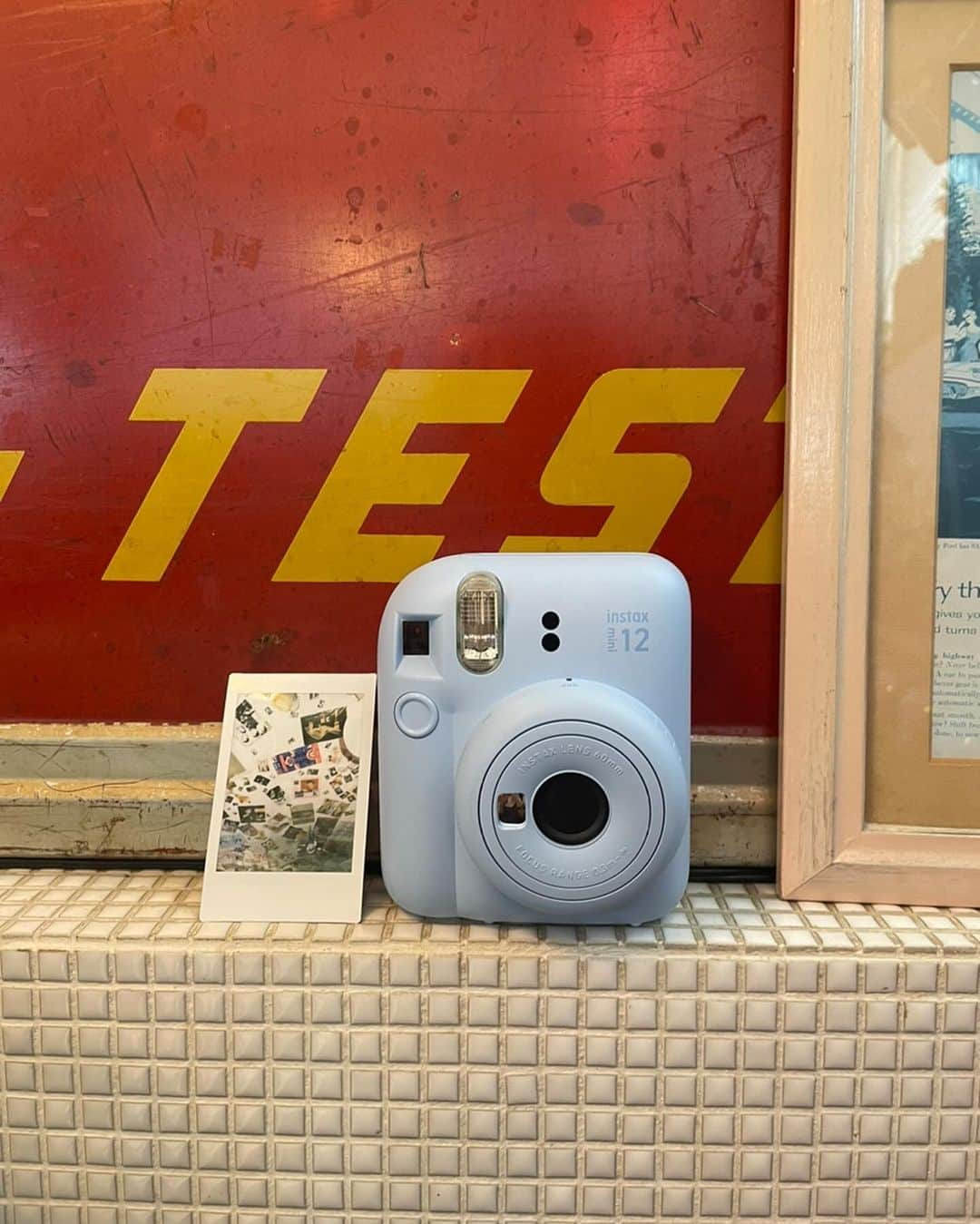 Fujifilm instaxさんのインスタグラム写真 - (Fujifilm instaxInstagram)「＼使ってみたい！と思ったら「📷」でコメントしてくださいね／ 【チェキと一緒にカフェ巡り🍒INSTAX mini 12】  カフェ巡りは、チェキがあればもっと楽しい💘 パフェやかわいいドリンクをチェキで撮影すれば、特別な思い出になるはず🐣  「INSTAX mini 12™」は、風船みたいに膨らんだデザインが魅力🎈  アメリカンなおしゃれカフェとINSTAX mini 12のデザインがマッチしていますね🌷  ﹋﹋﹋﹋﹋﹋﹋﹋﹋﹋﹋﹋﹋﹋﹋﹋﹋﹋﹋﹋﹋﹋﹋﹋ ˗ˏˋ 「𝐢𝐧𝐬𝐭𝐚𝐱 "チェキ"」公 式 ア カ ウ ン ト ˎˊ˗ 　チェキを楽しむためのヒントをたっぷりとお届け…🤍  　📷新商品情報 　📷すてきな投稿紹介 　📷 撮影アイデア  🏷 #チェキ #instax タグ付け&メンションしてね♡ 素敵な投稿はこのアカウントで紹介しちゃうかも🌷  𝑪𝑯𝑬𝑪𝑲 👉@cheki_instax ﹋﹋﹋﹋﹋﹋﹋﹋﹋﹋﹋﹋﹋﹋﹋﹋﹋﹋﹋﹋﹋﹋﹋﹋ #チェキ #INSTAXlife #INSTAX #INSTAXmini #INSTAXcamera #cheki #FUJIFILM #富士フイルム #チェキのある生活 #マイチェキ #INSTAXSQUARESQ1 #インスタックススクエア #フィルムカメラのある生活 #フィルムカメラ #selfie #カメラ女子 #チェキ女子 #カフェ巡り #カフェランチ #カフェ活 #カフェタイム #カフェ好き #カフェ散歩 #カフェ時間 #東京カフェ #おしゃれカフェ #おしゃれカフェ巡り」11月27日 18時00分 - cheki_instax