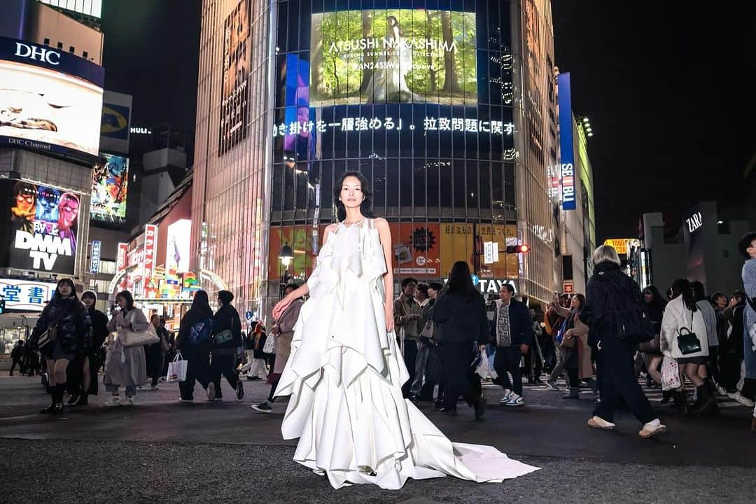 アツシナカシマのインスタグラム：「SPRING SUMMER 2024 COLLECTION ＂G I V E B A C K ＂× SHIBUYA  TOKYO   photo by Daichi Saito  #atsushinakashima #アツシナカシマ  #AN24SSWebExclusive」