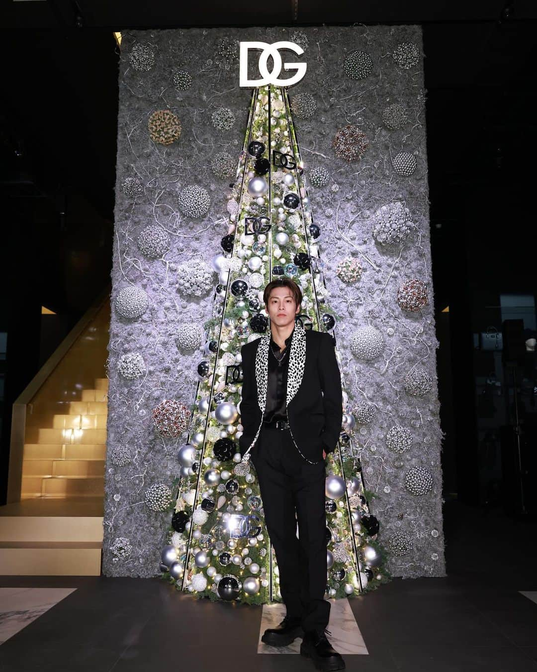 Rikuさんのインスタグラム写真 - (RikuInstagram)「Dolce & Gabbana HOLIDAY EVENT 2023 素敵な空間でした✨ ご招待ありがとうございました！！  @dolcegabbana  #DolceGabbana #DGHolidays #ドルチェガッバーナ #DGホリデー #PR」11月27日 17時12分 - _riku_r.m.p.g_ldh