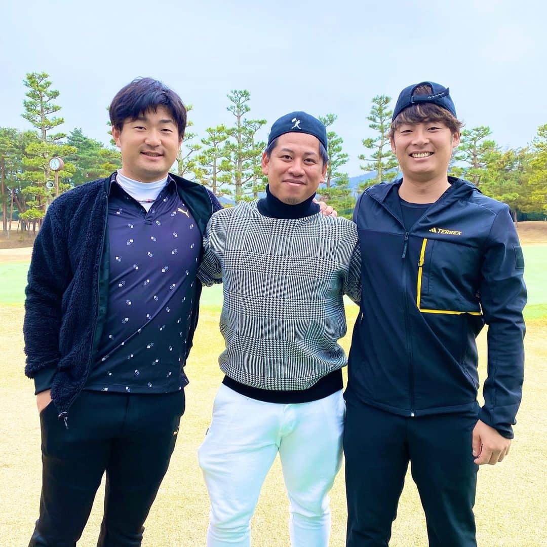 広島東洋カープさんのインスタグラム写真 - (広島東洋カープInstagram)「選手会の納会が行われました！！  選手達のシーズン中とは違った一面を見られて  なんだかこちらまで楽しい気分になれますね⤴︎笑笑  #carp #カープ #広島東洋カープ #広島 #矢野雅哉 #韮澤雄也 #羽月隆太郎 #小園海斗 #岡田明丈 #戸根千明 #一岡竜司」11月27日 17時21分 - carp_official_
