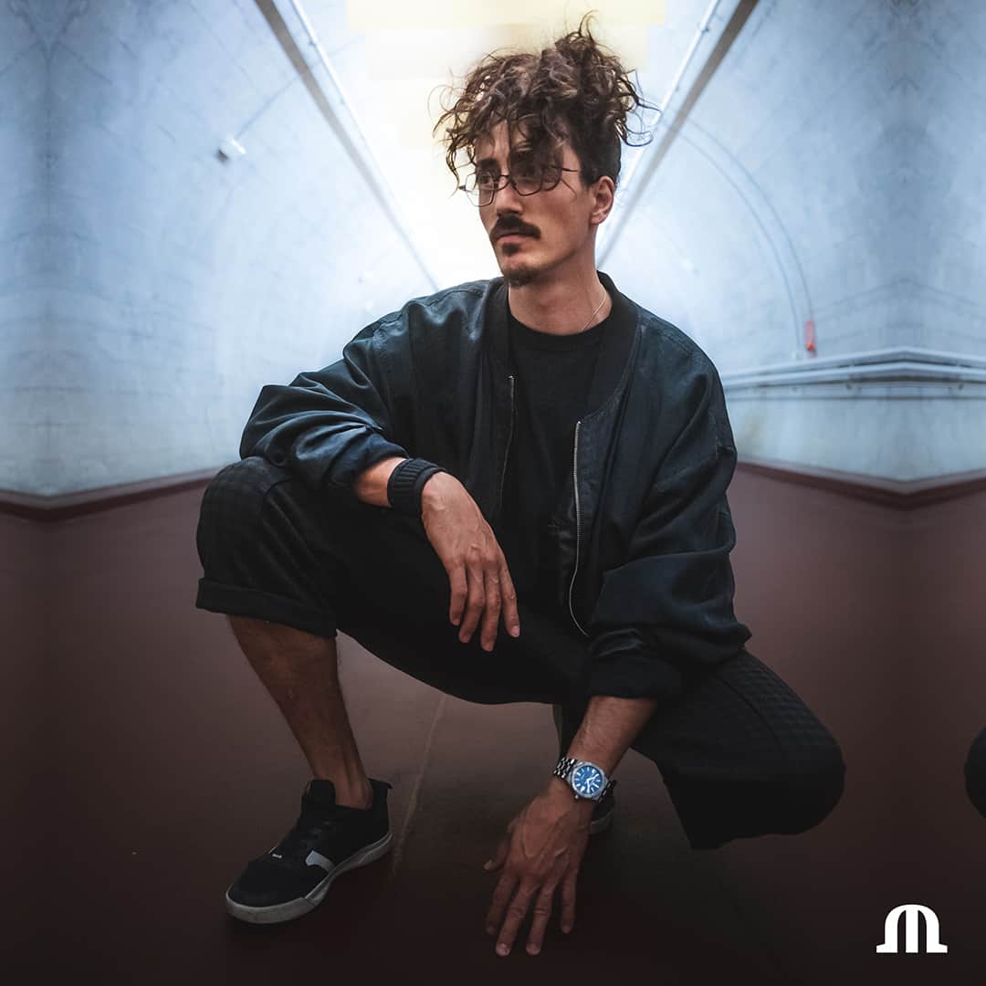モーリスラクロアのインスタグラム：「Exploring the highest peaks and urban landscapes, @SimonNogueira, a freerunning extraordinaire, embodies the precision and adventure synonymous with Maurice Lacroix. #BeYourAIKON #YourTimeIsNow #PulseOfTheCity」