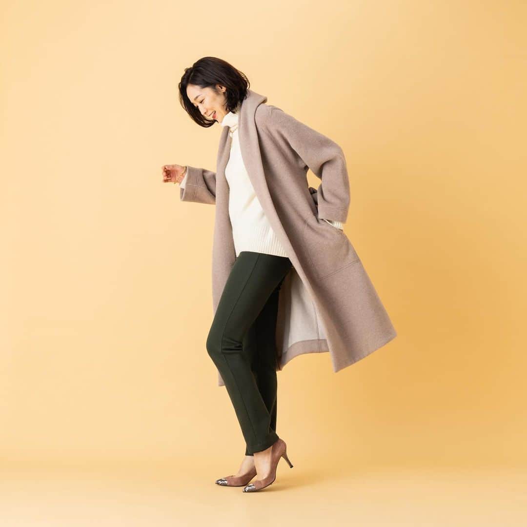 石橋奈美さんのインスタグラム写真 - (石橋奈美Instagram)「先日お仕事させて頂いた @ariki_jp さんのパンツ @shopch.jp   これからの季節に大活躍の裏起毛！ 裏起毛でシルエットを美しく決めてくれるパンツ。 伸縮性があって履き心地もとても良くて、シックにもカジュアルにもどんなスタイルにも合うところも嬉しい✨✨ (O.Aはこれからなので、また報告しますね〜)  今回もスタイリングを担当されてるのがカオルさん。 その場でテキパキ動きながら 即座にアイデアがひらめき、かっこいい着こなしを作り上げてくれる！！ スタイリングのお手本にさせて頂きます♫ @7wonders_kimkim   #ariki  #👖 #NMTinc. #NamiIshibashi #ショップチャンネル #fashion」11月27日 17時31分 - ishibashi.nami