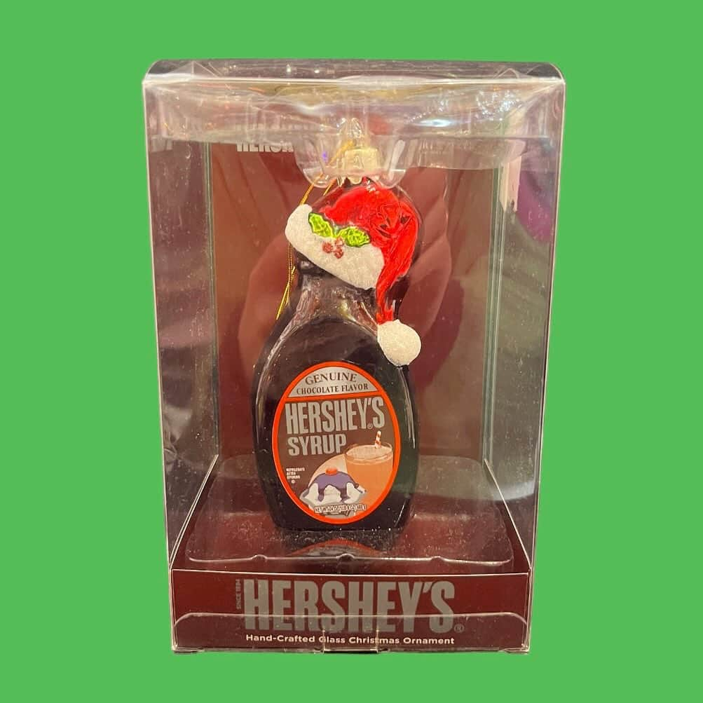 おもちゃやSPIRALさんのインスタグラム写真 - (おもちゃやSPIRALInstagram)「Vintage HERSHEY'S  Christmas Ornament入荷しました🍫🎅🏻  可愛くてオススメです🎄」11月27日 17時33分 - spiral_toy