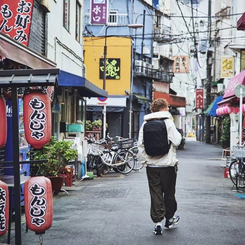 Incase Japanのインスタグラム：「- City Compact Backpack With CORDURA Nylon -  再入荷!!  優れた耐久性や耐水性を誇る500デニールコーデュラナイロンを採用した人気の定番No.1バックパック  【サイズ】約H46 × W33 × D13 cm 【素材】500Dコーデュラナイロン 【価格】19,800円  商品に関するお問い合わせや通信販売のご用命は、プロフィール欄にある連絡先（Incase SHINJUKU）までご連絡ください。 皆さまのお悩みを専属スタッフがサポートいたします。  ▷詳しくは @incase_japan プロフィールからOFFICIAL ONLINE STOREへ  #incase #goincase #incasejapan」