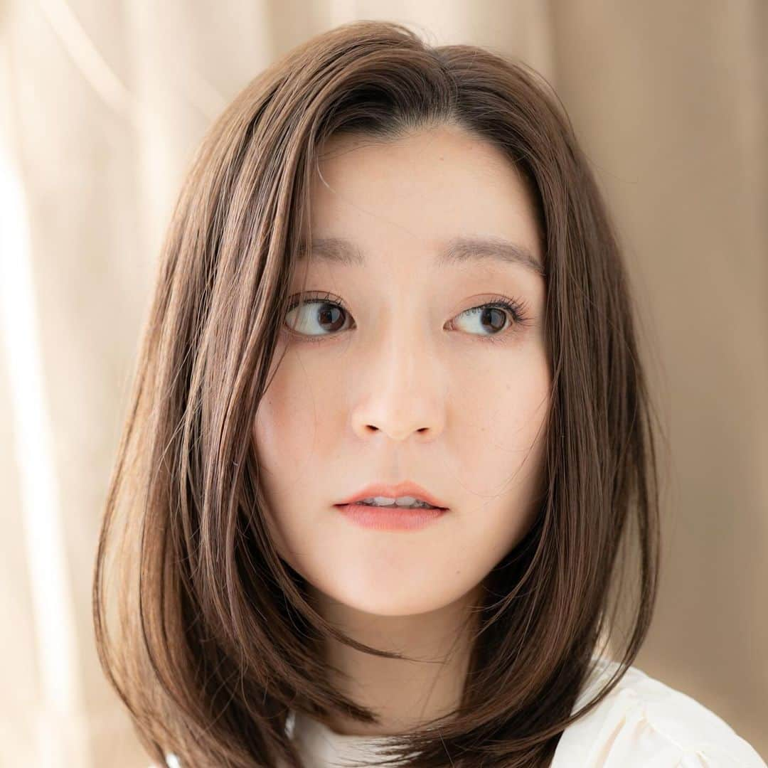 浦和の美容室、美容院｜COVER HAIRカバーヘアーさんのインスタグラム写真 - (浦和の美容室、美容院｜COVER HAIRカバーヘアーInstagram)「. 見て頂きありがとうございます💕 来ていただいたお客様を綺麗にしたい一心で、なりたいデザインにお手伝いさせていただいております✂ . 美容師選びどうやって選んでますか？😳 値段？？なんとなく？？近いから？？ どれも間違えてないと思います！ . . 声を大にして言いたいこと！！ ヘアスタイルで人生は変わります🥺💕 自分に自信がついて、周りに褒められて 仕事や学校で上手くいく、そして笑顔になれるお客様を沢山見させていただきました☺️✂ . 【悩んでる方へ】 ・ボブやショートボブが得意です◎ ・家でもできるスタイリング方法お伝えします◎ ・可愛くします◎ ・広がりを収めます◎ . 【カット】 自分で再現できるカットをしています！ 乾かすだけでもまとまる可愛い💕 お家でスタイリングしやすいを心がけています！ . . @coverhair_official @coverhair_recruit @lupin_1969  . . #美容師 #美容室 #ボブ #ショート #ショートボブ #埼玉 #ショートヘア #切りっぱなしボブ #ボブヘアー #大人ショート #前下がりショート #30代ヘアスタイル #耳掛けショート #埼玉美容室 #ハンサムショート女子 #20代ヘアスタイル #結べるボブ #ボブショート #埼玉美容師 #ハンサムボブ #大宮ショート #浦和ショート #埼玉ボブ #埼玉ショート #埼玉ショートボブ #大宮ボブ #大宮ショートボブ #浦和ボブ #川口ショート #川口ボブ」12月7日 19時00分 - coverhair