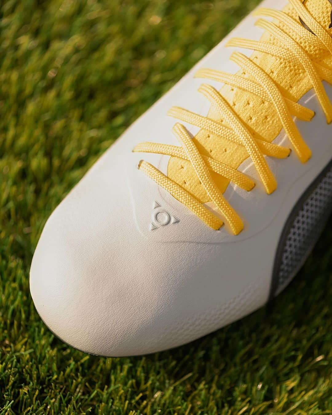 PUMA Footballさんのインスタグラム写真 - (PUMA FootballInstagram)「The KING in its details 👑💛」11月27日 17時40分 - pumafootball