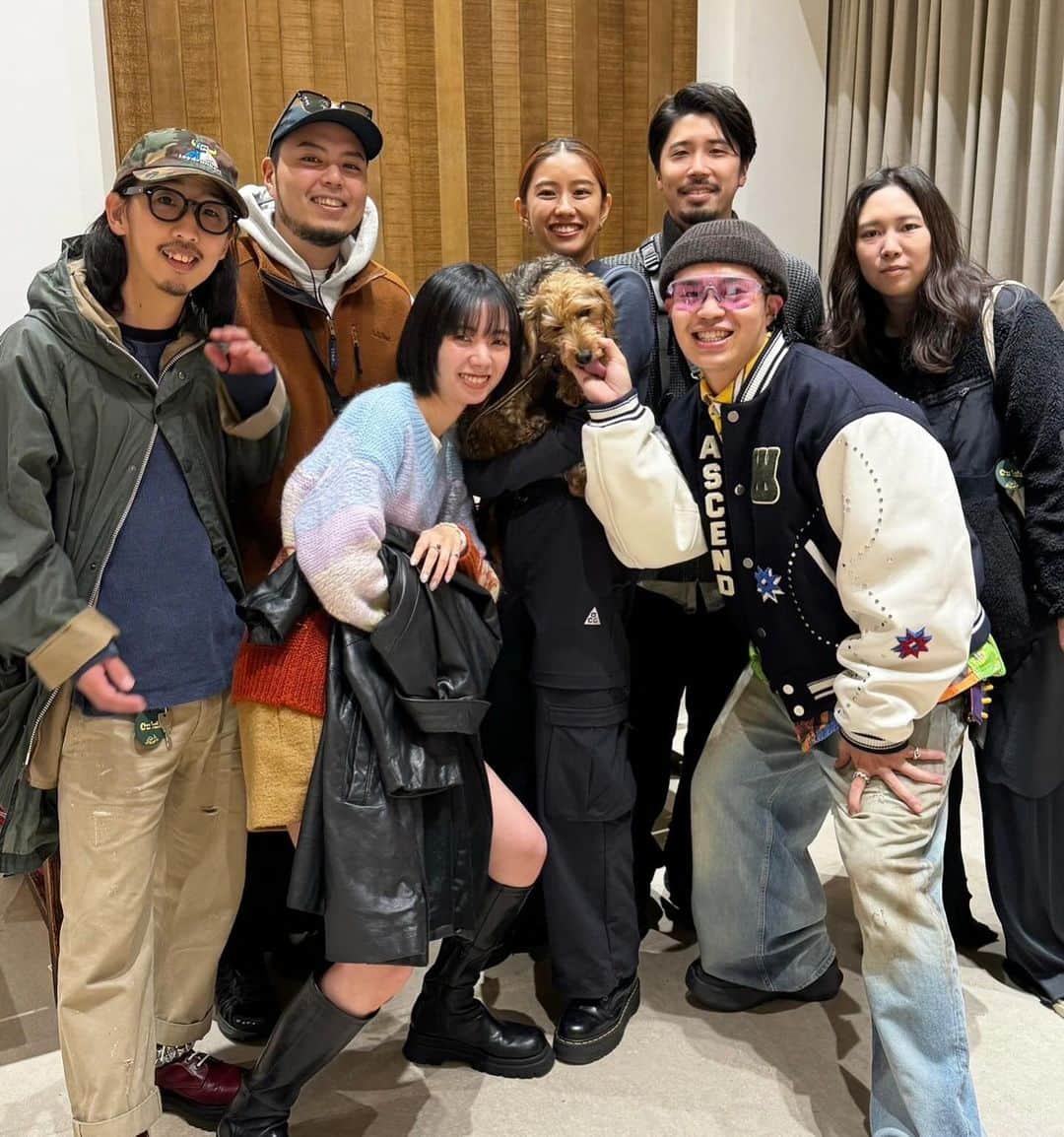 中田みのりさんのインスタグラム写真 - (中田みのりInstagram)「ここ最近のまとめ日記📓  ①②さくらちゃんがお家に遊びにきてくれた！Podcastにお邪魔させてもらったのでぜひ聞いてね！  ③最近ゲットした @no__panties__ のお気に入りスウェット💚  ④1ヶ月以上前だけど(笑)だいすきカップルが帰国しててたくさん遊んでくれた🫶🏻  ⑤こちらもお気に入りジャケット @seanewyork 秋の間はずっとこれ着てた🍂  ⑥ずっと会いたかったドンちゃんに会えた日🥹ありがとう @shidamizuki   ⑦ずっと大きめなカバンを探していて、ようやく巡り会えた！これで少しは大人っぽくなりたいな  ⑧オンラインで会うことしかほぼないゲーム友達が大集合した日🎮」11月27日 17時43分 - minori_nakada