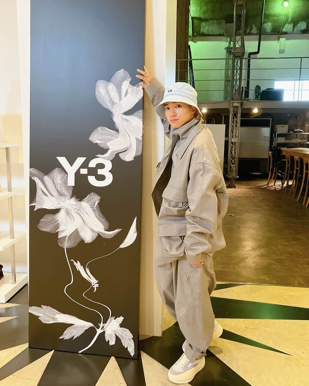 木戸大聖さんのインスタグラム写真 - (木戸大聖Instagram)「少し前に【Y-3 SPRING / SUMMER 2024 Collection展示会】にお邪魔してきました！🧥👗  今回は《ティファニーブルー》を基調としたアイテムもあったりして、Y-3のアイテムとしては凄く新鮮で可愛かったです👀  皆さんもぜひチェックしてみてください！ . #y3 #yohjiyamamoto  #addidas  #🩵🩶🖤」11月27日 17時49分 - taisei_kido_