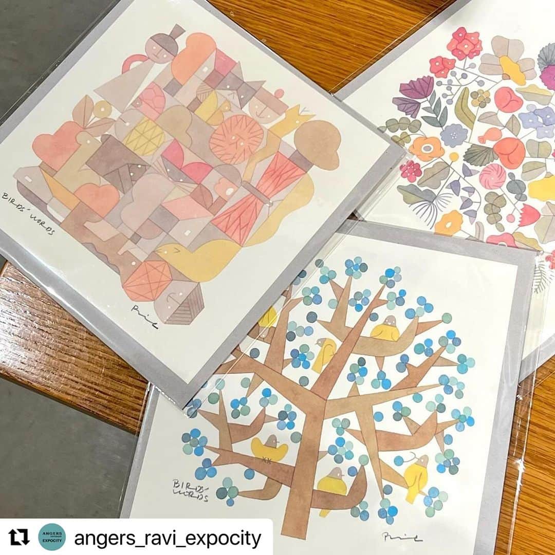 BIRDS' WORDSさんのインスタグラム写真 - (BIRDS' WORDSInstagram)「11/17〜12/25の期間、 アンジェ ラヴィサント ららぽーとEXPOCITY店（@angers_ravi_expocity）にて バーズワーズのポスターフェアを開催中です。  お近くにお越しの際は ぜひお立ち寄りください。  #Repost @angers_ravi_expocity with @use.repost ・・・ 【ららぽーとEXPOCITY店&ららぽーと門真店】  アンジェEXPOCITY店と門真店のあるららぽーとで開催中のブラックフライデー&三井ショッピングパークカードポイントアップデーも11/26(日)までと残りわずかとなりました！ 対象カードでのクレジット払いで、通常100円(税抜)につき2ポイントのところ、期間中は5ポイント！ 対象のキャッシュレス払いで通常100円（税抜）につき1ポイントのところ、3ポイント！  さらに、ただいまEXPOCITY店では「BIRDS' WORDS POSTER Fair」、門真店では「STANDARD SUPPLY  POP UP Fair」が開催中です！  この機会にぜひお立ち寄りくださいませ！  #バーズワーズ#standardsupply#ららぽーと #雑貨 #雑貨店 #北摂雑貨 #北欧雑貨 #吹田市 #万博記念公園 #expocity #アンジェ #アンジェラヴィサント #アンジェラヴィサントexpocity店 #ららぽーと門真#門真市#angers #angersravissant #angersravissantexpocity」11月27日 18時03分 - birds_words