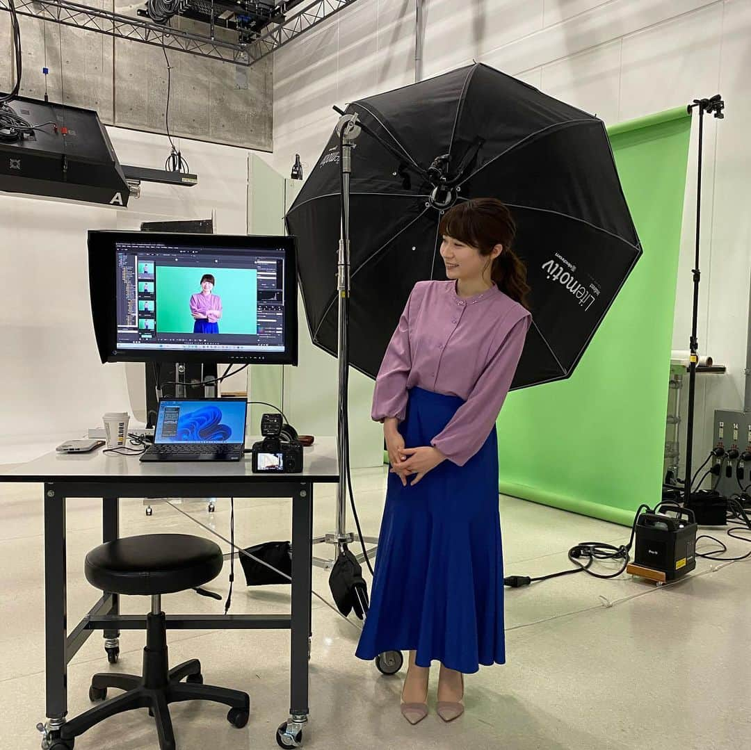 國本未華さんのインスタグラム写真 - (國本未華Instagram)「取材＆撮影のお仕事に行ってきました。  いつも、お天気のスタジオでは差し棒を持ってカメラの前に立つことが多いので 手ぶらだと何をしていいかわからなくなる人。。😂 #撮影 #防災士」11月27日 17時58分 - kunimoto_mika