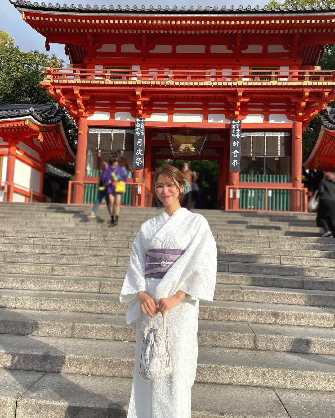 田尻夏樹（なつきんぐ）のインスタグラム：「紅葉×京都×着物 の組み合わせは最高にすきすぎる🍁　 　 観光地のど真ん中祇園にあるホテルって助かる🙈✨」