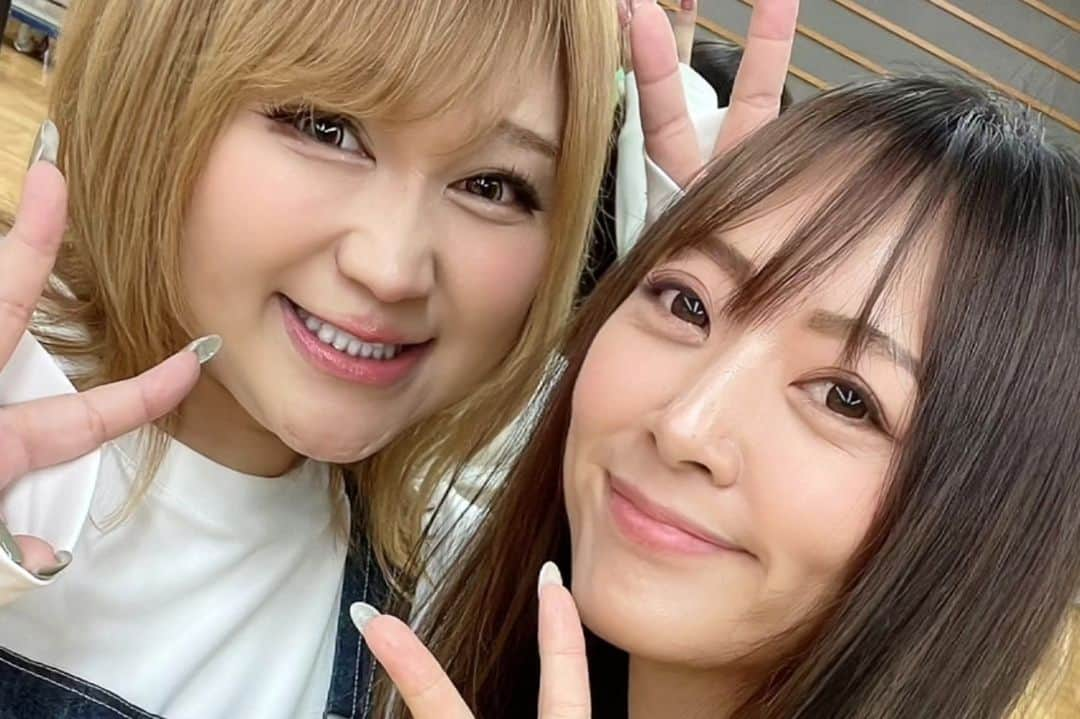 りんごちゃんさんのインスタグラム写真 - (りんごちゃんInstagram)「私､どれかわかるんこれ？w  ✨📺️放送日発表📺️✨  #オールスター合唱バトル #12月28日(木)よる7:00〜3時間SP #フジテレビ系列  最高なメンバーで 最高な時間をお届けいたします😍💖」11月27日 18時00分 - ringochan_0626