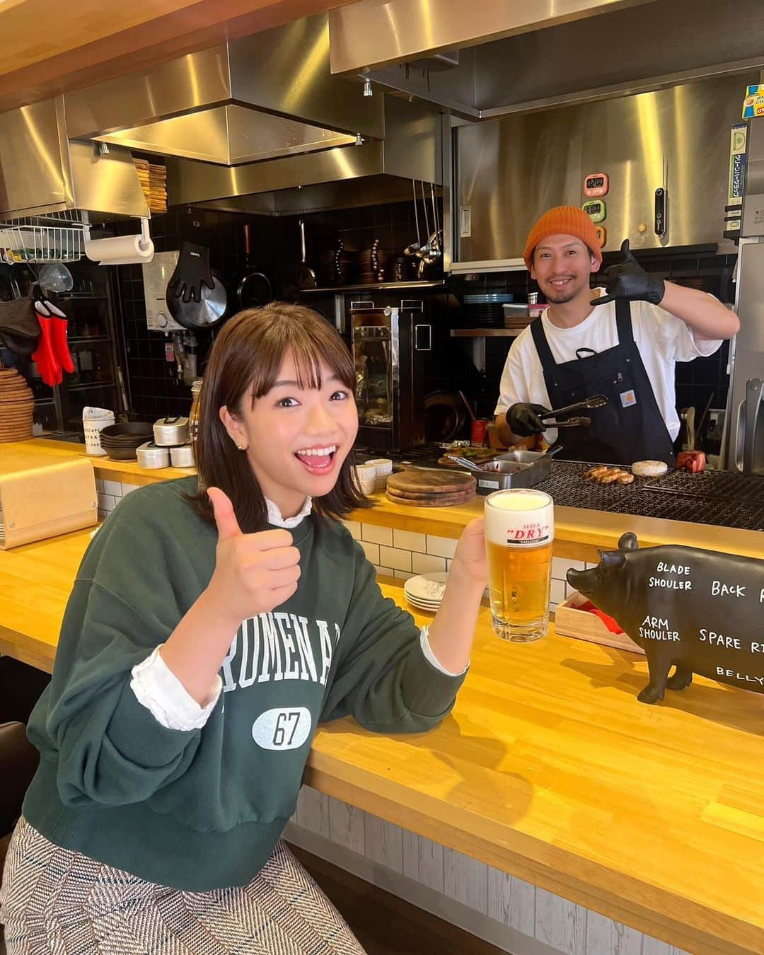 川村茉由さんのインスタグラム写真 - (川村茉由Instagram)「失礼致しました🥹🙏 昨日、今夜！と投稿しましたが、 正しくは今日！28日(火) 放送でございます🙇‍♀️🙇‍♀️🙇‍♀️  あげ直し…🤳✨  今夜のCBC『うまい!の極み』は 名古屋の星ヶ丘にある、 【炭火と燻製 Afro's BBQ】🎵  自家製のスパイシーなBBQソースが練り込んである、 ジューシーなベイビーバックリブ🍖  ここにビール🍻ときましたら、 幸せでしかなかったです🤤‼︎  今日も一緒にカンパーーイ🍺  #アフロズバーベキュー #アサヒスーパードライ #アサヒビール #アサヒ #生ビール #ビール女子 #cbc #うまいの極み」11月28日 12時00分 - mayupi_k