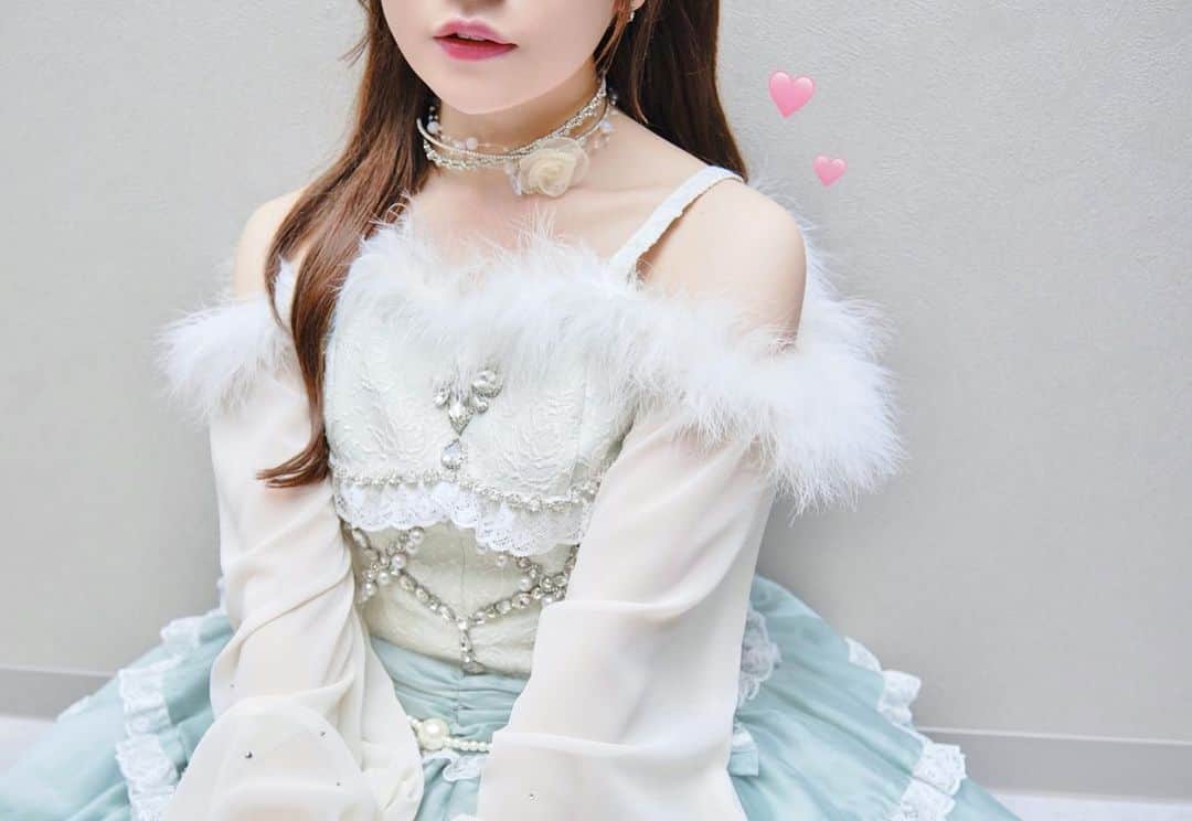 廣川奈々聖のインスタグラム：「‪(ᐢ ‪֊ ̫ ֊ ᐢ)‬🌙☁️🤍 ⁡ 新衣装かわいいすぎる……！  ⁡きらきらたくさんなの〜！ ⁡ ⁡ ⁡ #わーすた #アイドル衣装 #衣装 #えいきゅーむちゅーでこうしんちゅっ！♡ #2月21発売 🐈 #idol #japanesegirl #japaneseidol #costume #wasuta」